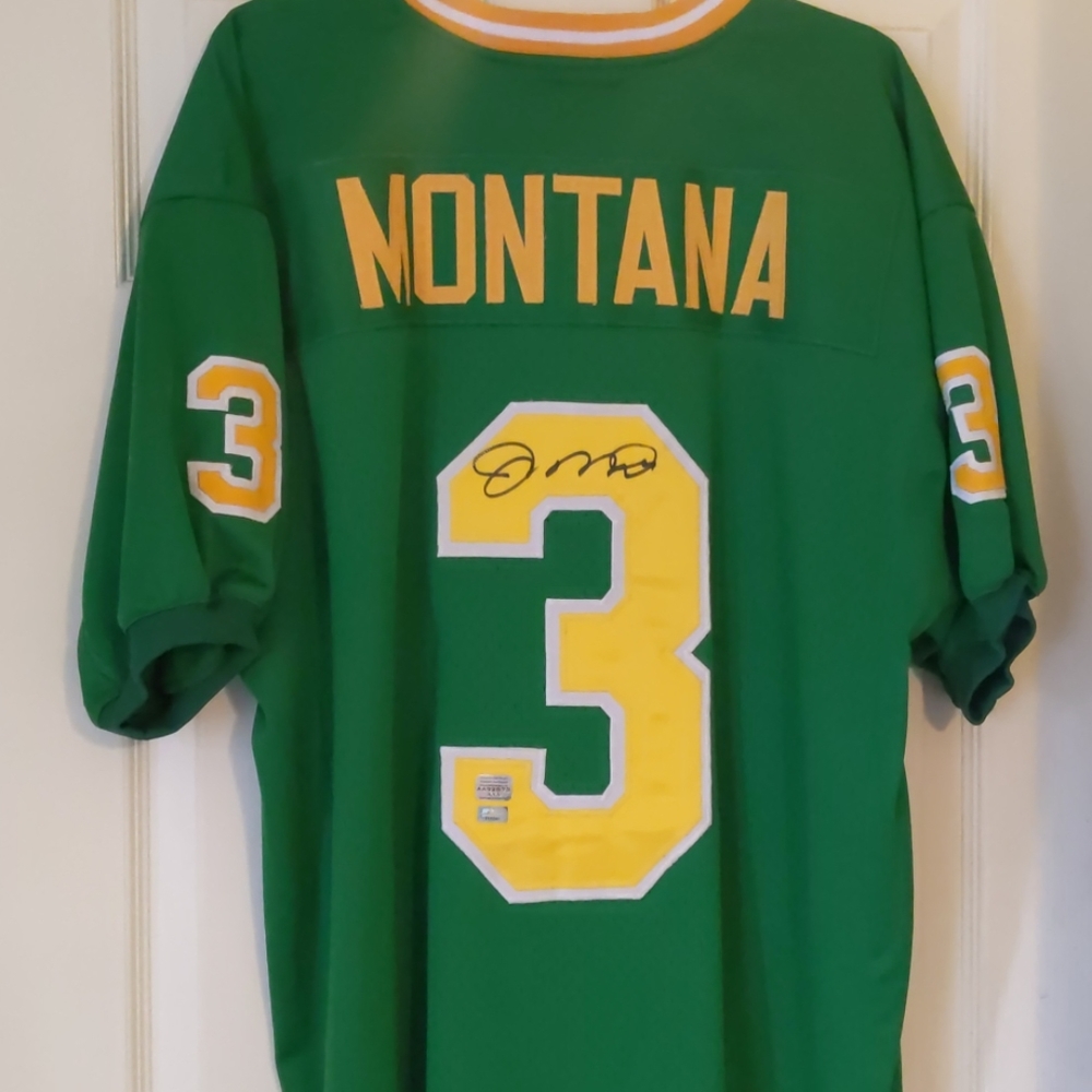 Norte Dame Signed Montana Jersey
